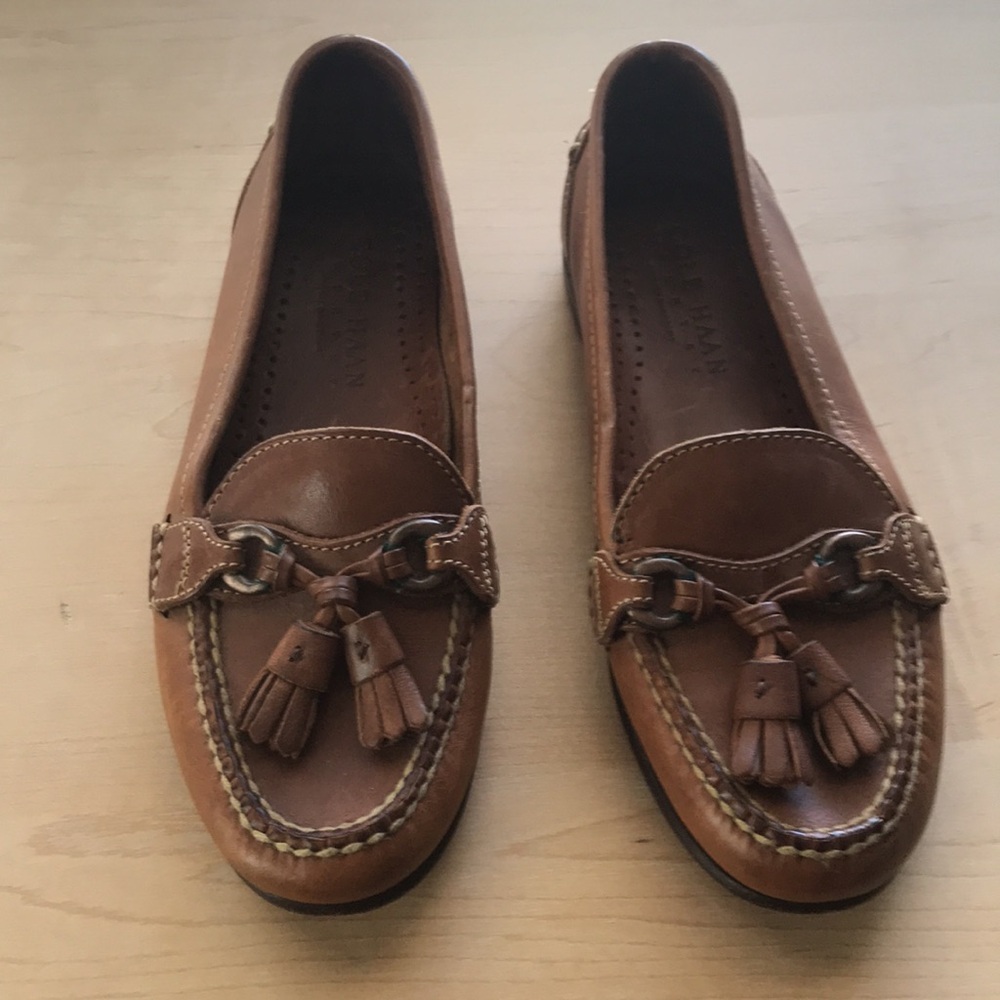 Cole Haan leather loafers. Size 6 medium. - Picture 2 of 6